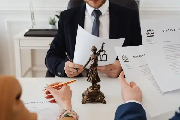 our fees Crowborough from EH Mediation - image of couple in joint mediation meeting